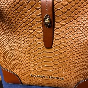 Dooney and Bourke Hobo Style snakeskin design leather handbag!!